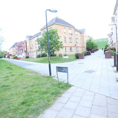 2 Bedroom Apartment Thamesmead  Exterior foto