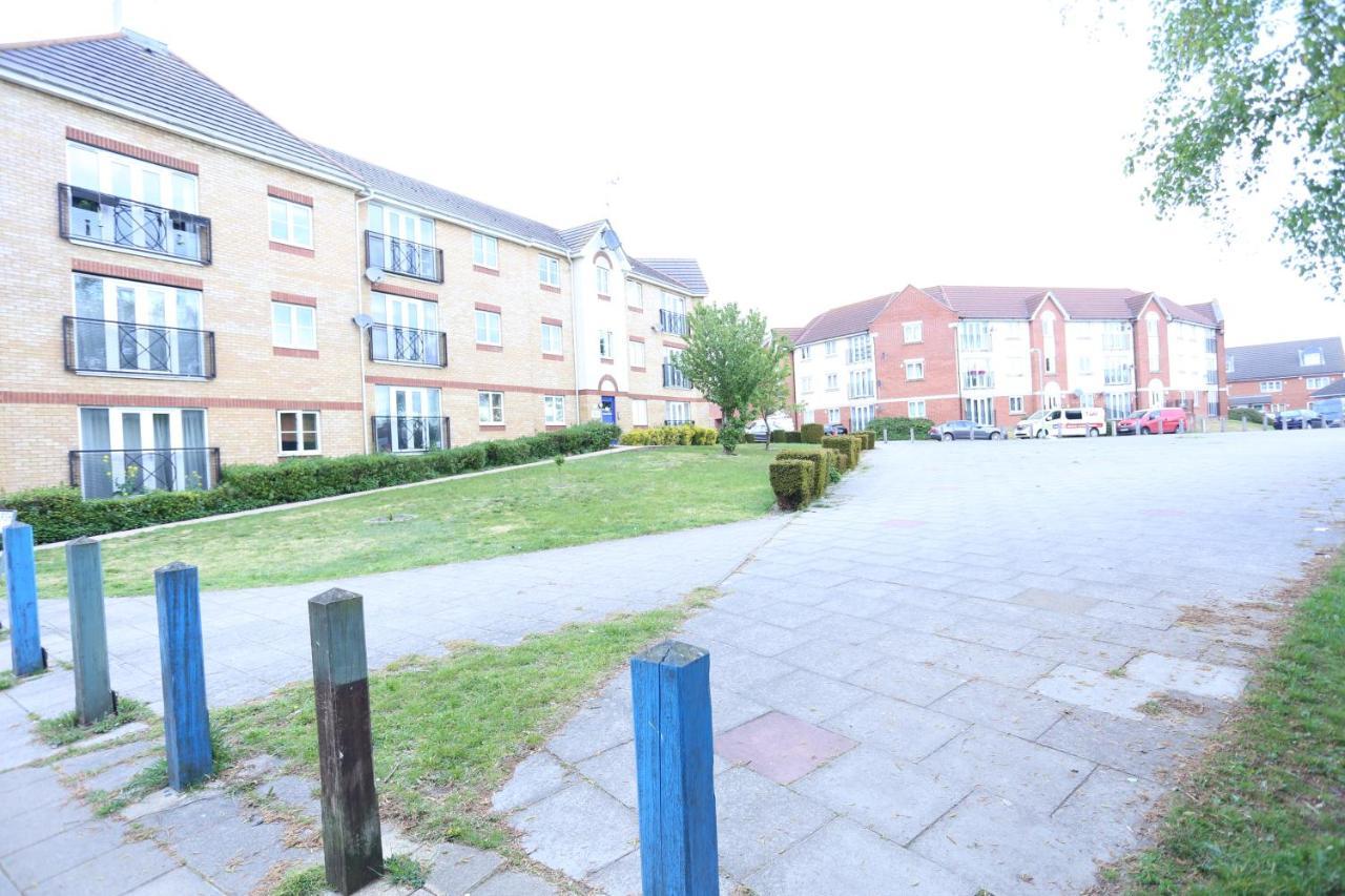 2 Bedroom Apartment Thamesmead  Exterior foto