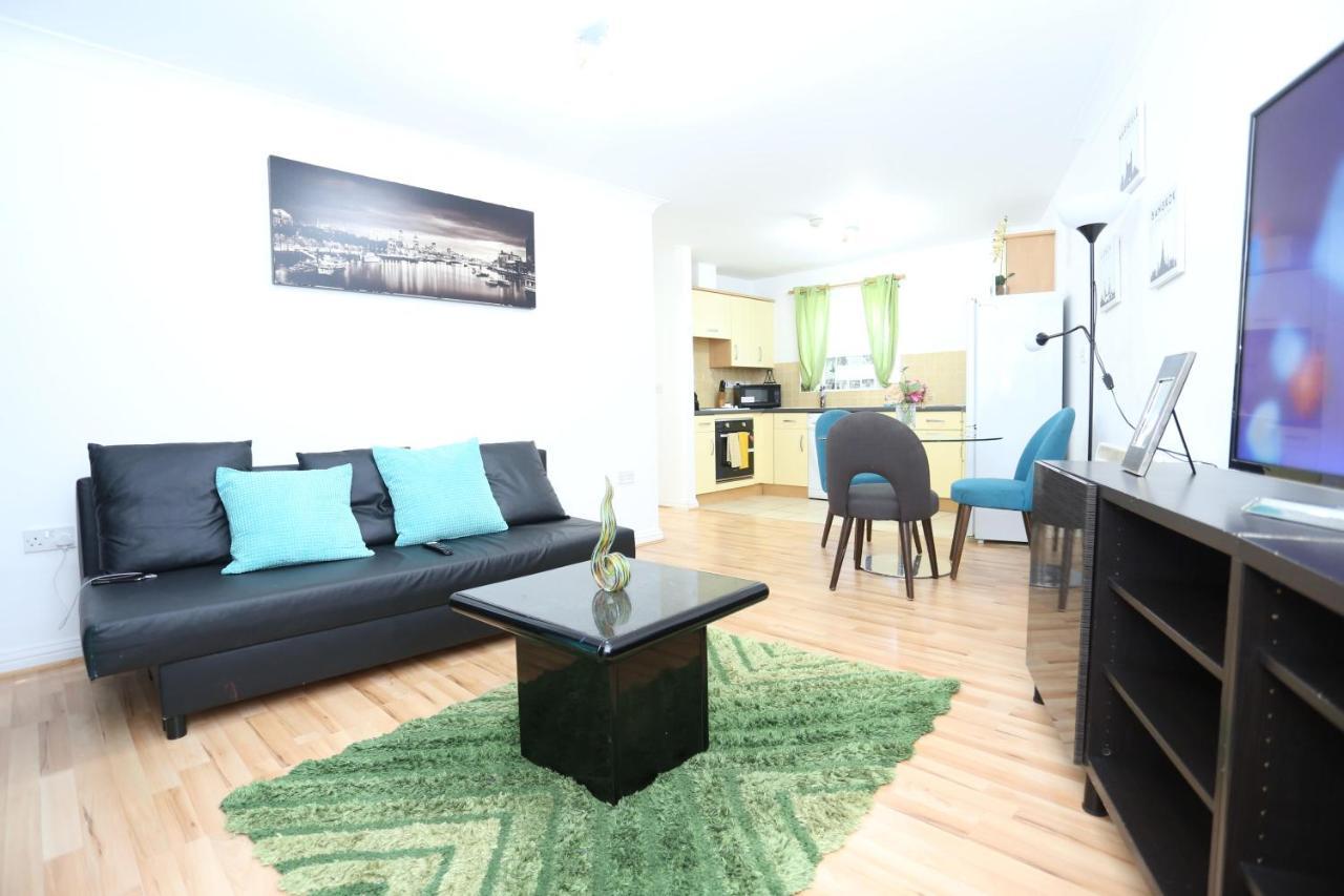 2 Bedroom Apartment Thamesmead  Exterior foto